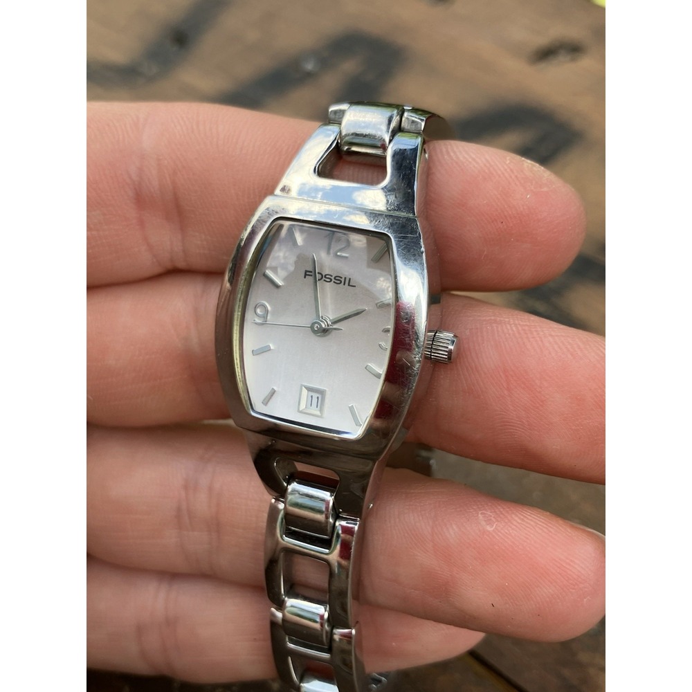 Fossil Women's Silver Tone Tonneau Wristwatch Date Window Stainless Steel